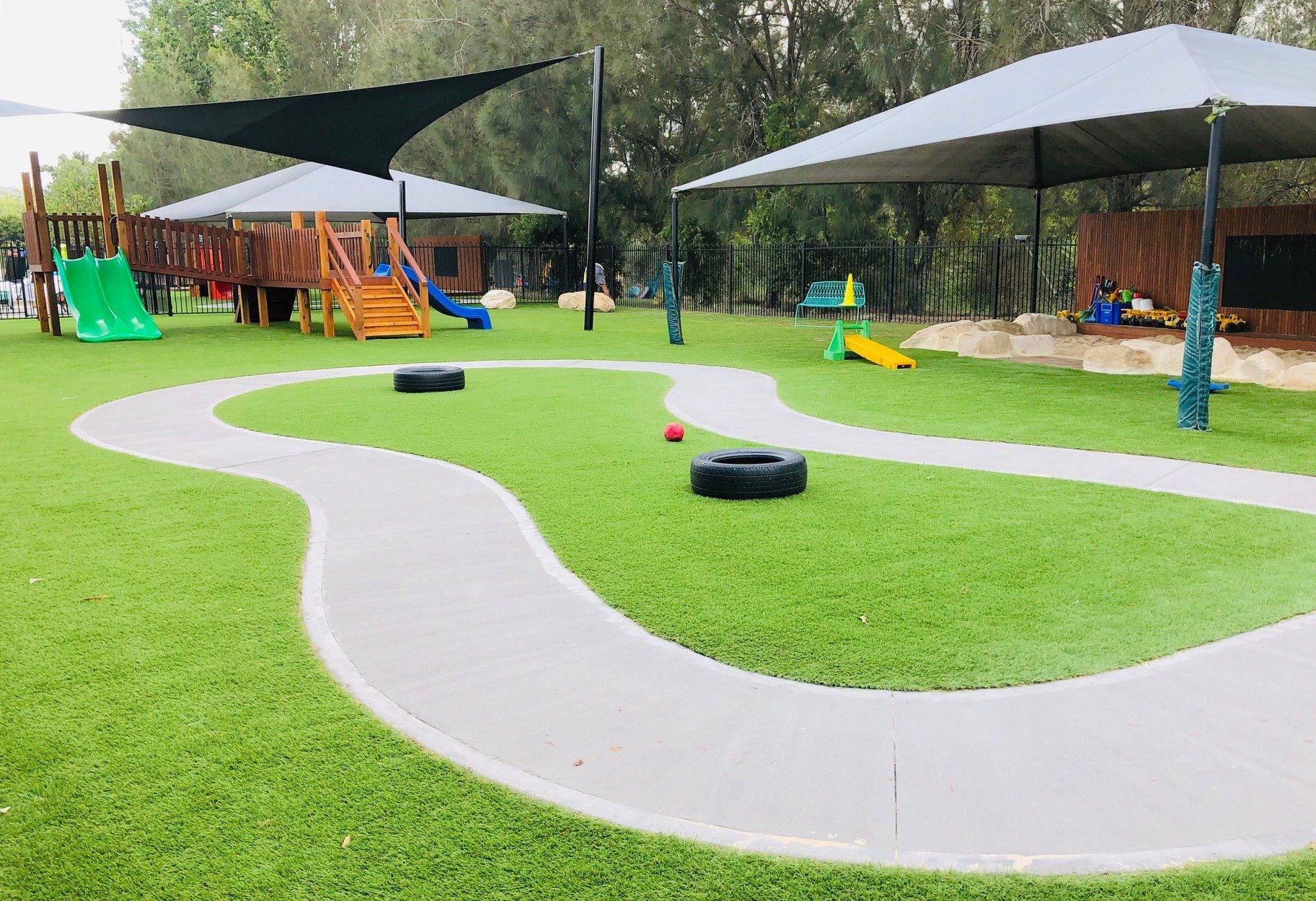 Kids-Academy-2-5years-Large-Outdoor-Play-space-3034
